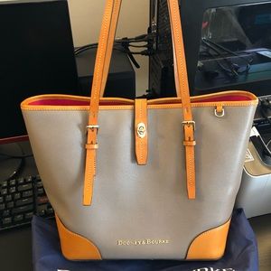 Claremont Dover Dooney & Bourke Purse (grey)